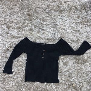 Black off the shoulders crop top !